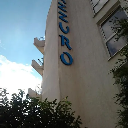 Azzuro דירה סאני ביץ'